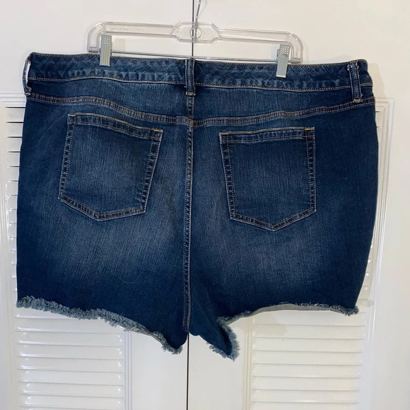 Torrid Denim Jean Shorts Distressed Button Fly Stretch - Picture 2 of 6